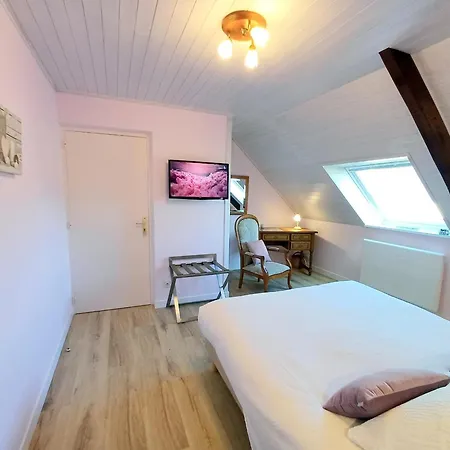 Au Calme A 10mn Des Baies De Douarnenez Et Audierne Avec Cuisine A Disposition Mahalon