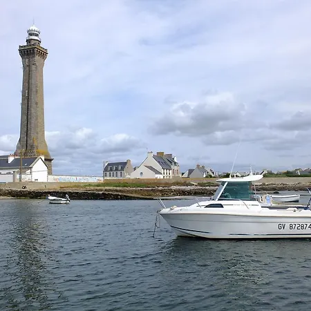 Au Calme A 10mn Des Baies De Douarnenez Et Audierne Avec Cuisine A Disposition