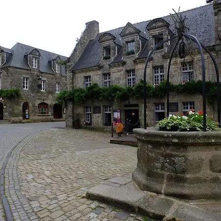 Au Calme A 10mn Des Baies De Douarnenez Et Audierne Avec Cuisine A Disposition Mahalon