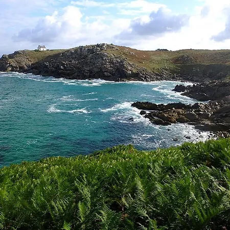 Frühstückspension Au Calme A 10mn Des Baies De Douarnenez Et Audierne Avec Cuisine A Disposition Mahalon