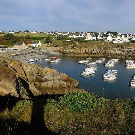 Au Calme A 10mn Des Baies De Douarnenez Et Audierne Avec Cuisine A Disposition